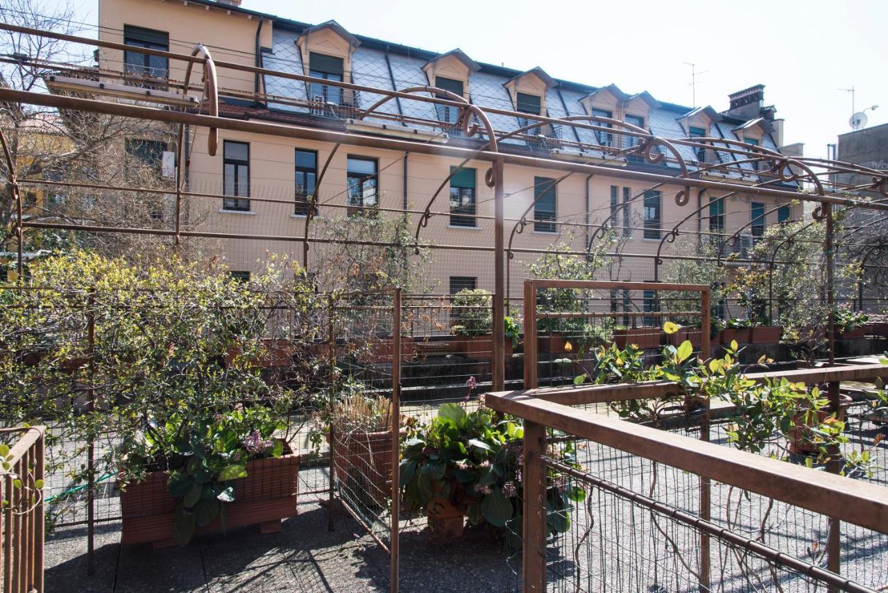 מילאנו Peaceful Court Apartment In Shopping District מראה חיצוני תמונה