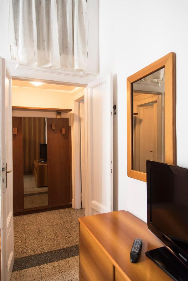 מילאנו Peaceful Court Apartment In Shopping District מראה חיצוני תמונה